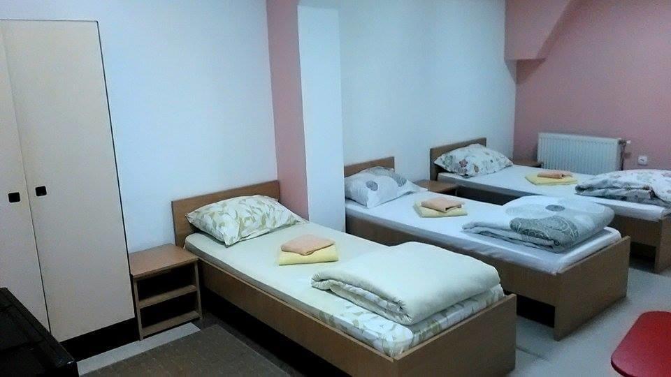 Hostel Paparazzo & Apartmens NagyNagykikinda Szoba fotó